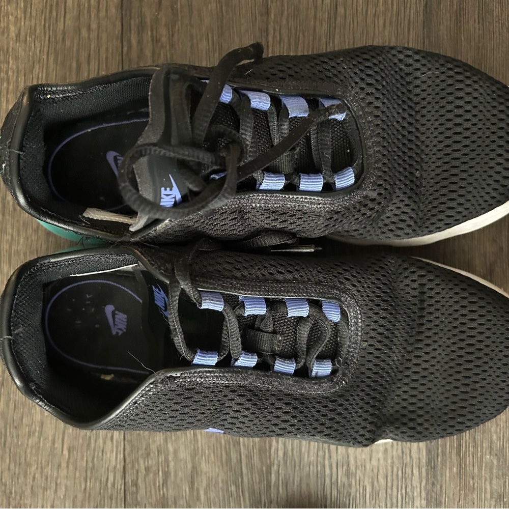 Nike Air Max - Picture 2 of 3